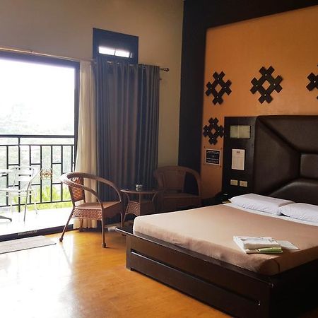 Hollywood Drive-In Hotel Baguio City Екстериор снимка