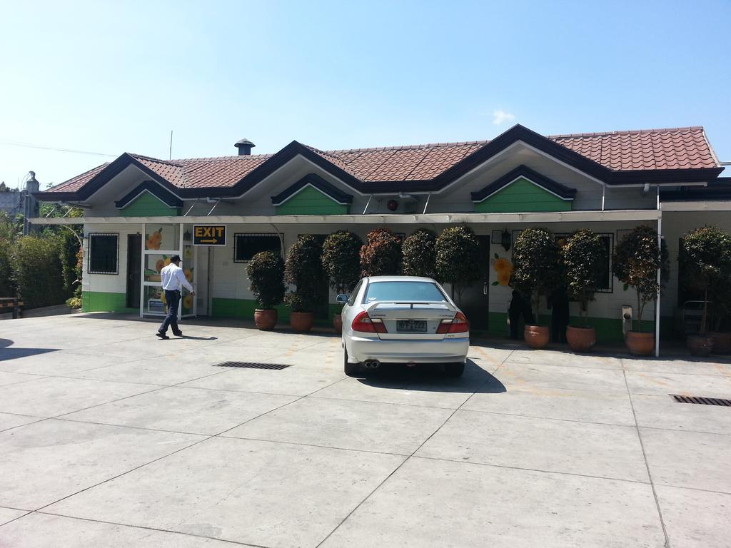 Hollywood Drive-In Hotel Baguio City Екстериор снимка