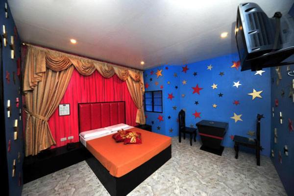 Hollywood Drive-In Hotel Baguio City Екстериор снимка