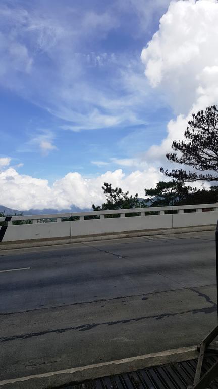 Hollywood Drive-In Hotel Baguio City Екстериор снимка