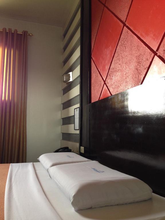 Hollywood Drive-In Hotel Baguio City Екстериор снимка