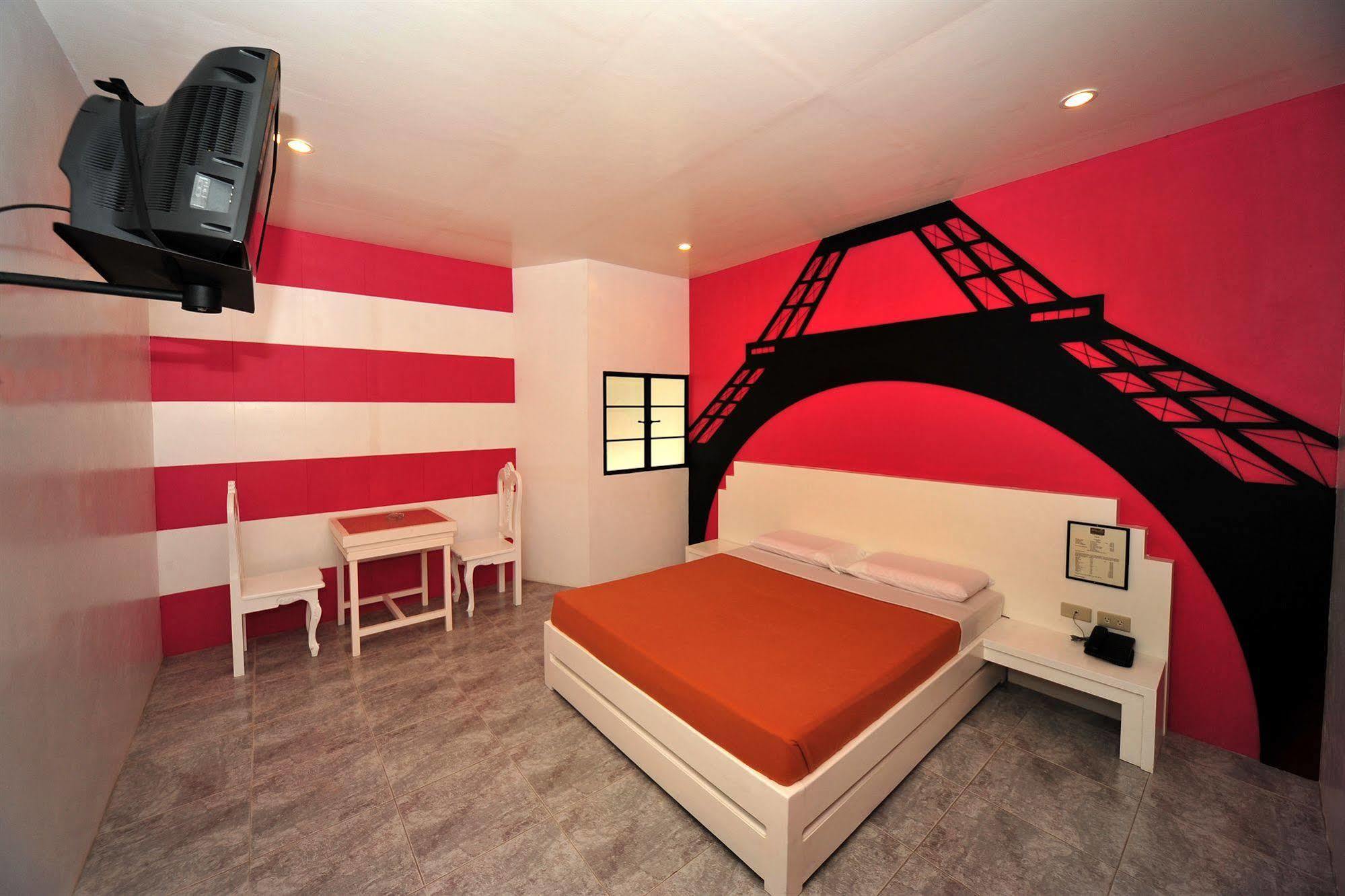 Hollywood Drive-In Hotel Baguio City Екстериор снимка