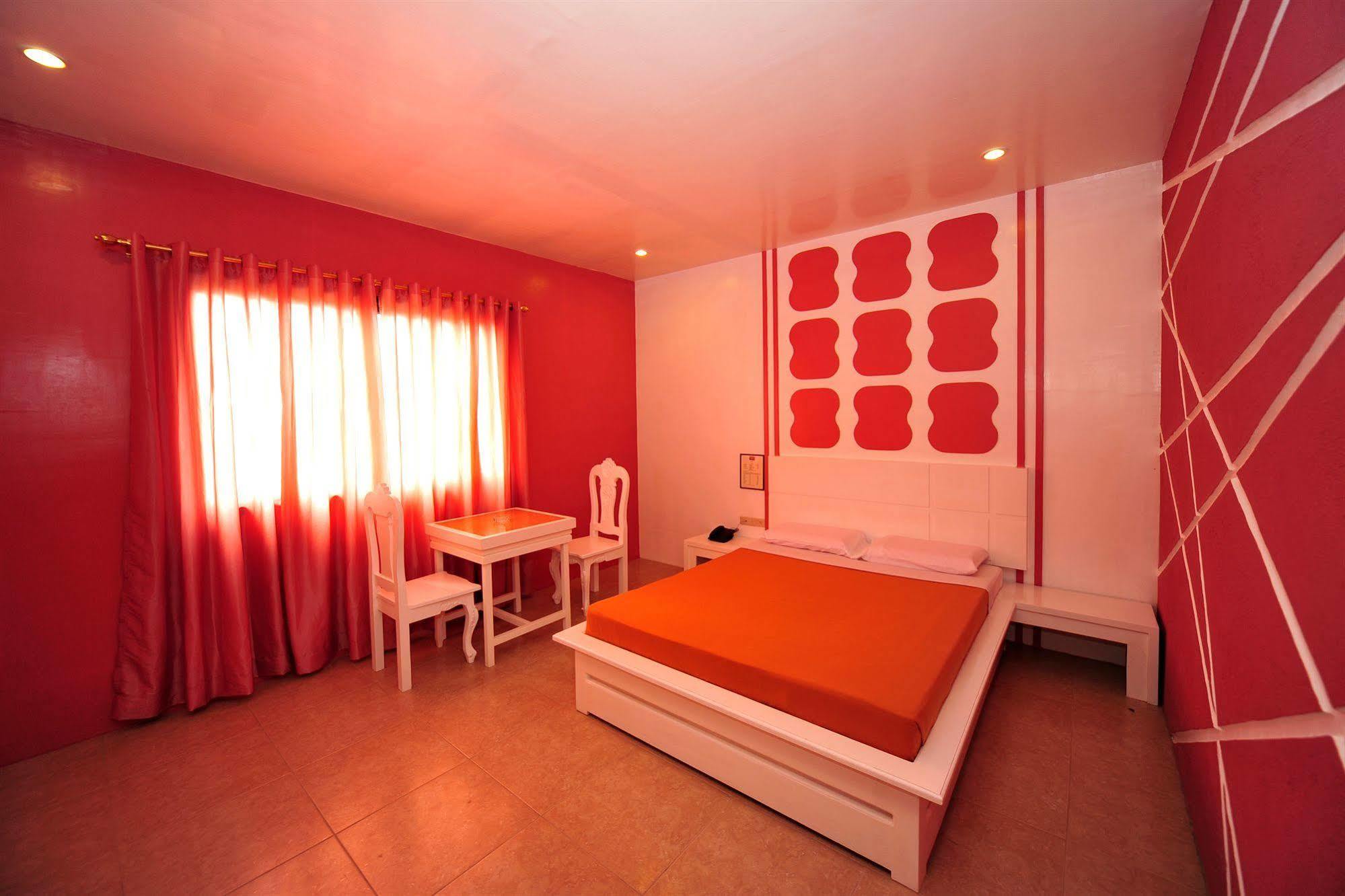 Hollywood Drive-In Hotel Baguio City Екстериор снимка