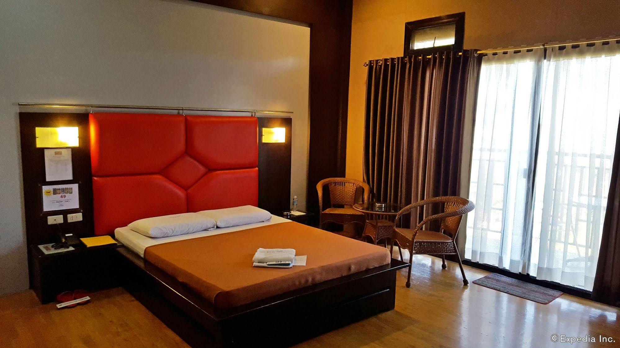 Hollywood Drive-In Hotel Baguio City Екстериор снимка