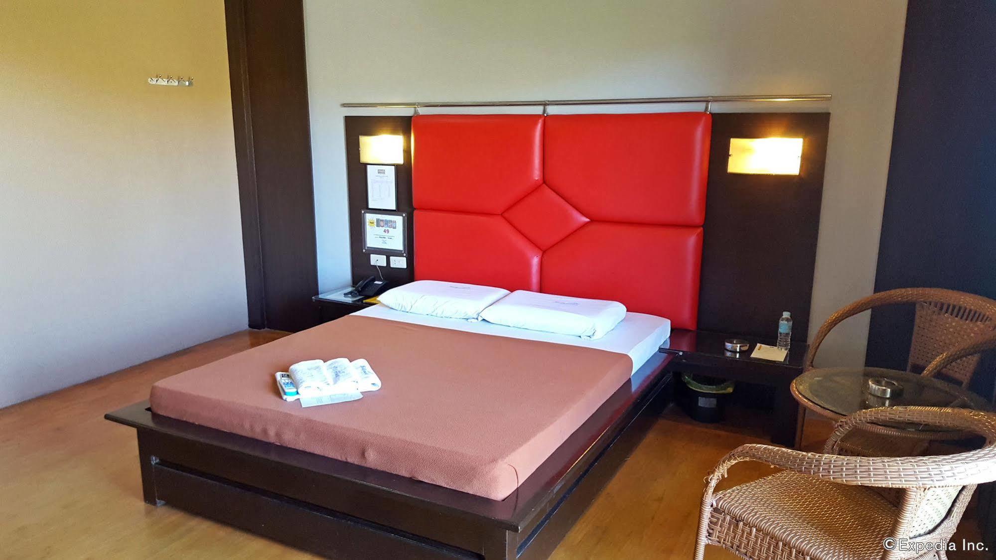 Hollywood Drive-In Hotel Baguio City Екстериор снимка