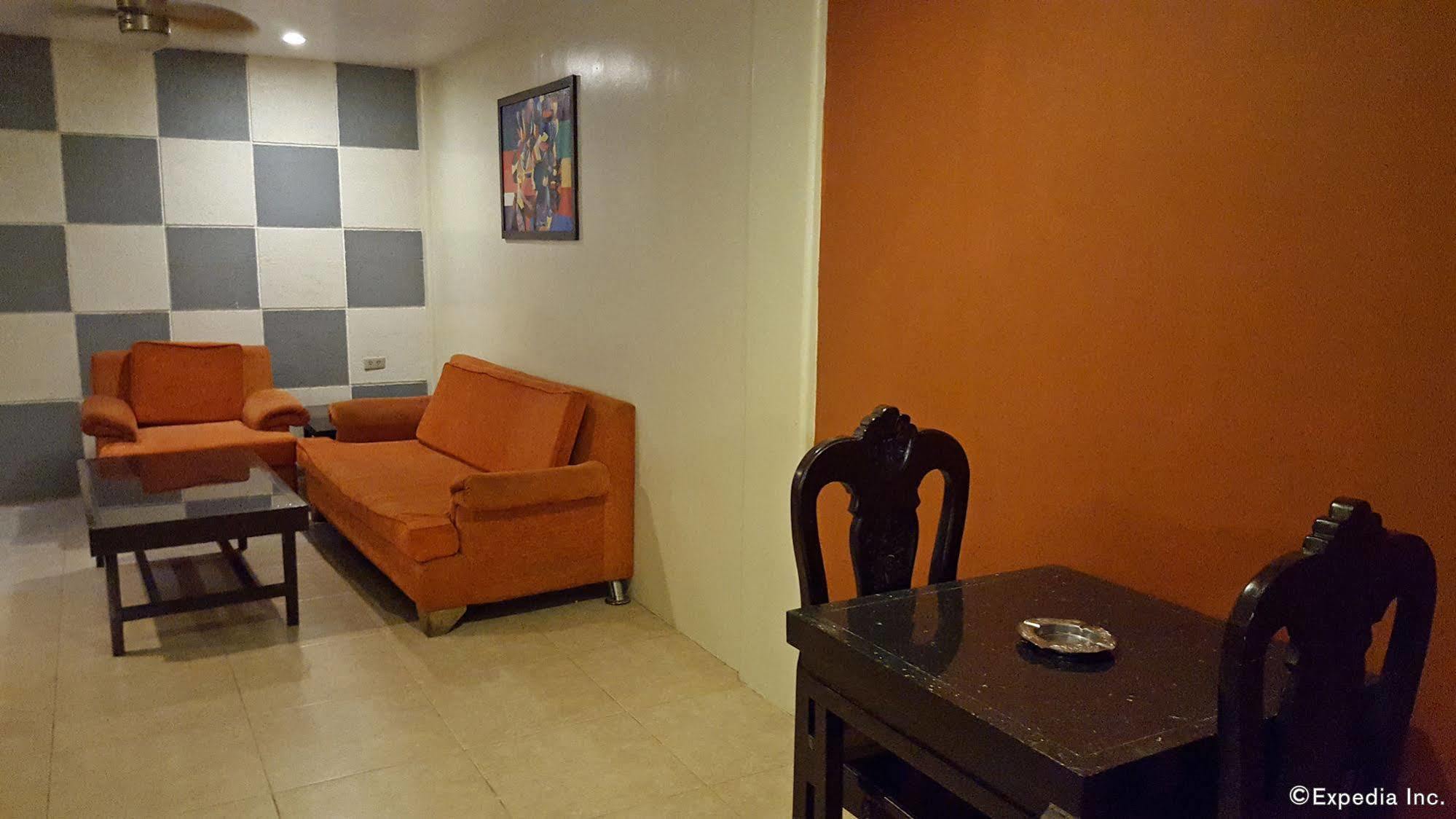 Hollywood Drive-In Hotel Baguio City Екстериор снимка