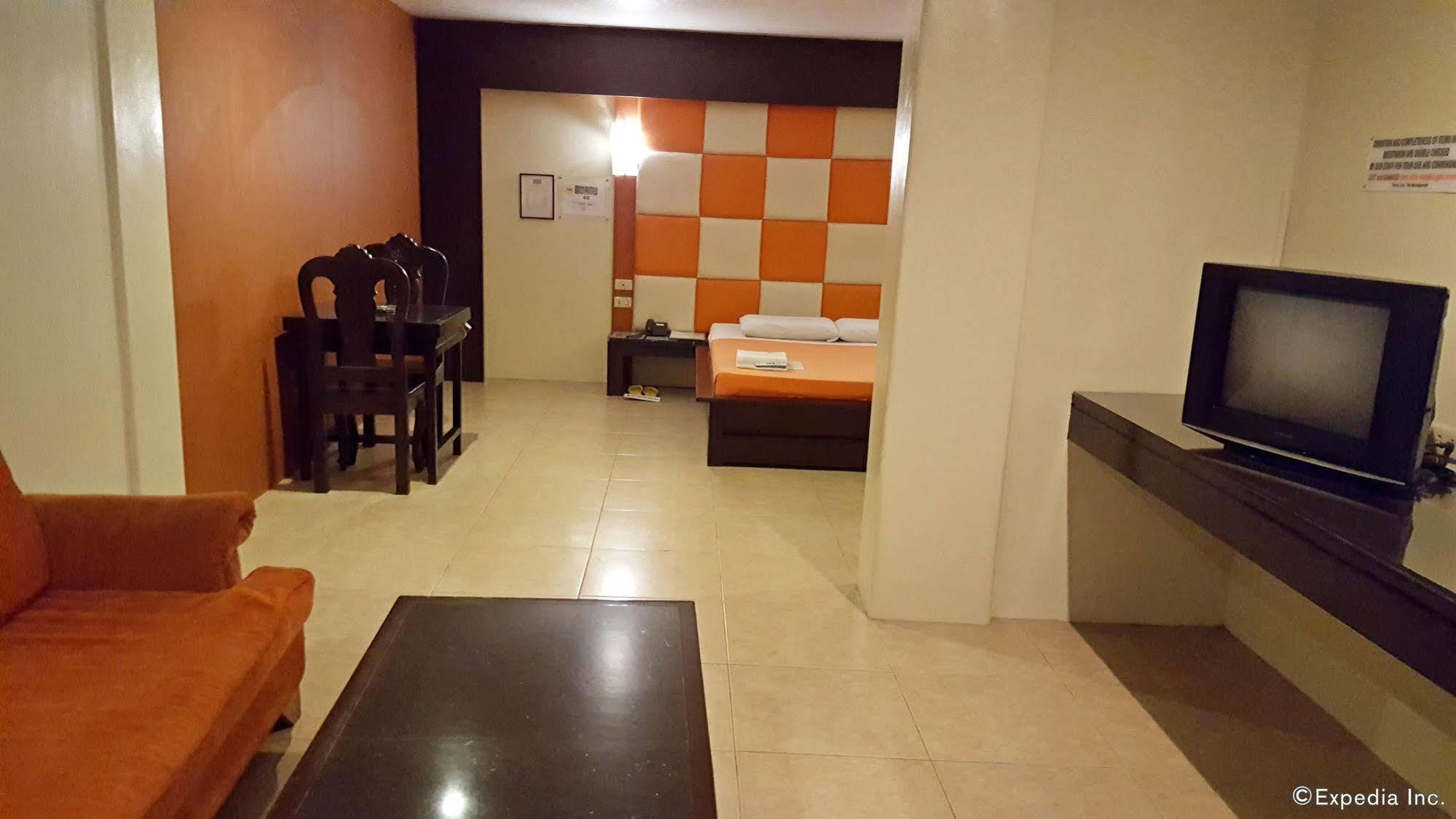 Hollywood Drive-In Hotel Baguio City Екстериор снимка